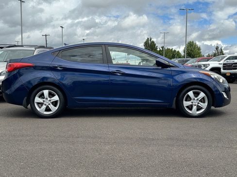 Used 2013 Hyundai Elantra GLS w/ Preferred Pkg FWD image 3
