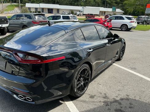 Used 2018 Kia Stinger Premium RWD image 6