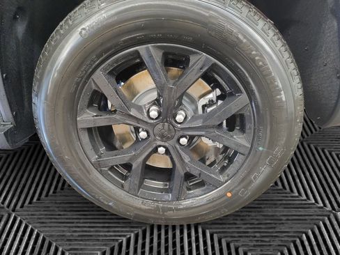 New 2025 Jeep Grand Cherokee L Altitude image 16