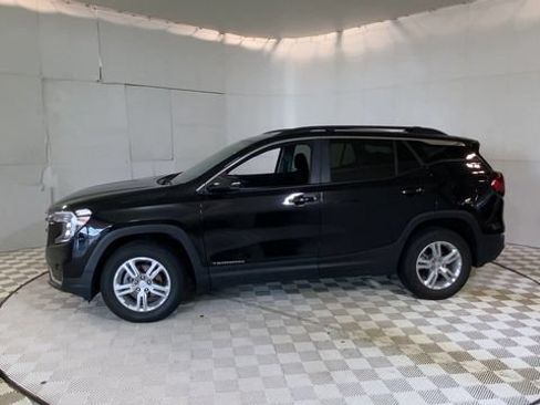 Used 2024 GMC Terrain SLE w/ Driver Convenience Package AWD/4WD image 5