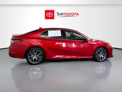 Used 2024 Toyota Camry XLE FWD image 2