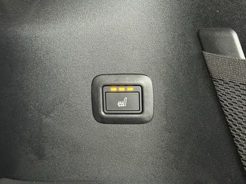 Certified 2025 Land Rover Defender 130 V8 image 42