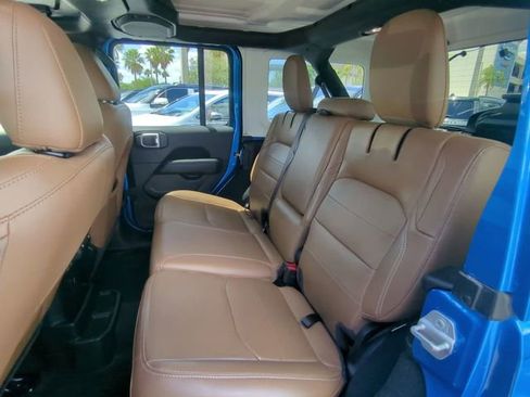 Used 2022 Jeep Wrangler Unlimited Sahara w/ Safety Group AWD/4WD image 15