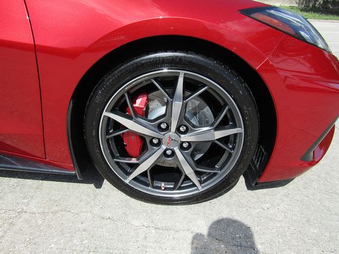 Used 2021 Chevrolet Corvette Stingray Premium Conv w/ Z51 Performance Package RWD image 19
