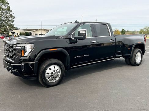 Used 2024 GMC Sierra 3500 Denali Ultimate image 16