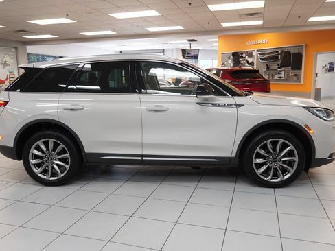 Used 2021 Lincoln Corsair AWD w/ Premium Package image 14