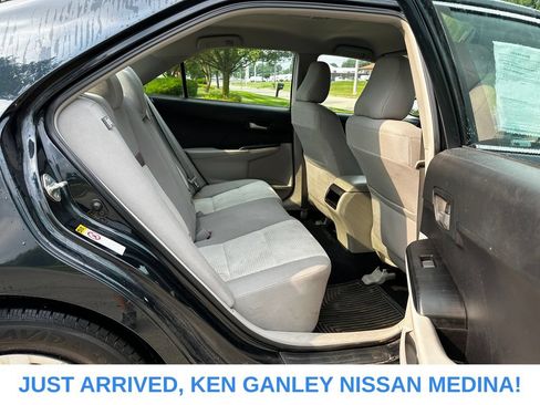 Used 2014 Toyota Camry LE FWD image 18