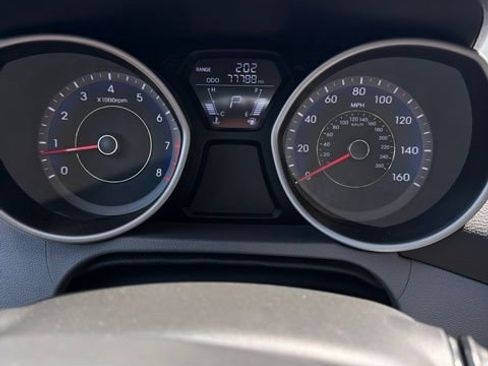 Used 2013 Hyundai Elantra GLS w/ Preferred Pkg FWD image 16