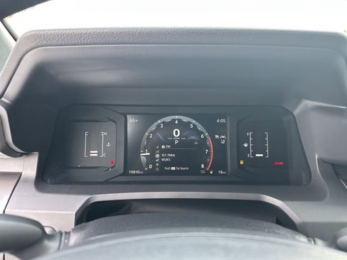 Certified 2025 Toyota Tacoma SR5 image 21