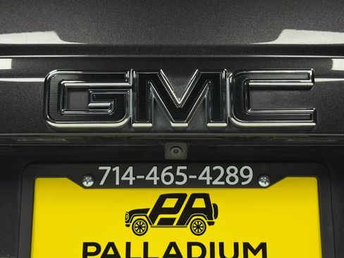 Used 2016 GMC Yukon SLE w/ HD Trailering Package image 12