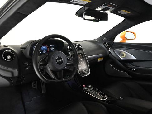 Used 2023 McLaren GT image 9
