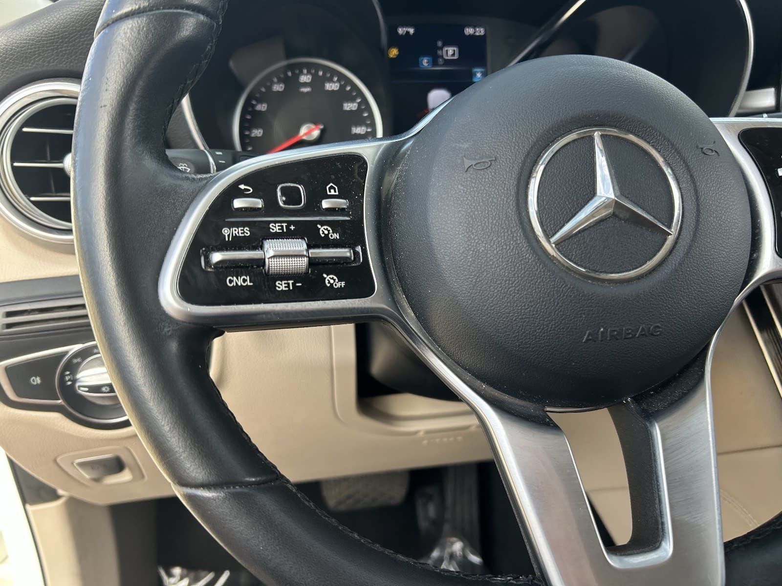 Used 2021 Mercedes-Benz GLC 300 image 27