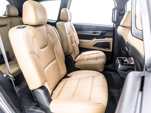 Used 2022 Kia Telluride SX w/ Towing Package FWD image 35