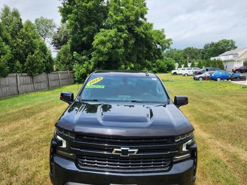 Used 2022 Chevrolet Silverado 1500 RST w/ Redline Edition AWD/4WD image 2
