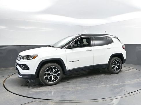 Used 2025 Jeep Compass Limited AWD/4WD image 7