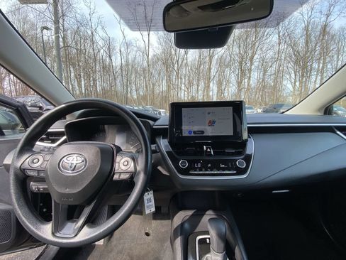 Used 2025 Toyota Corolla LE image 18