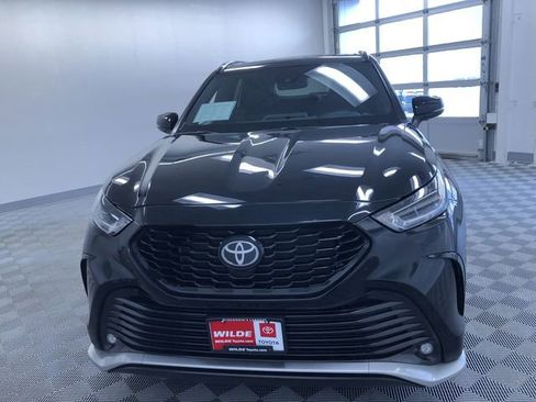 Used 2025 Toyota Highlander XSE image 8