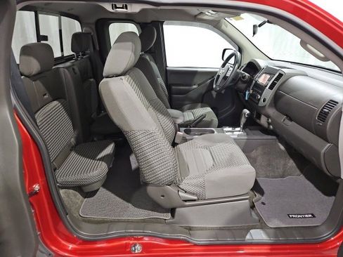 Used 2017 Nissan Frontier SV image 16