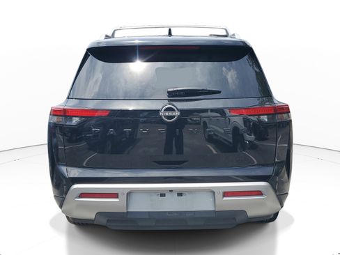 Used 2023 Nissan Pathfinder SL w/ SL Premium Package FWD image 5