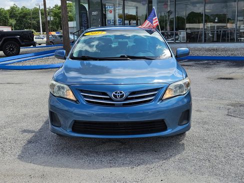 Used 2013 Toyota Corolla LE FWD image 2