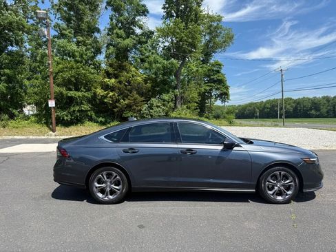 Used 2023 Honda Accord EX image 8