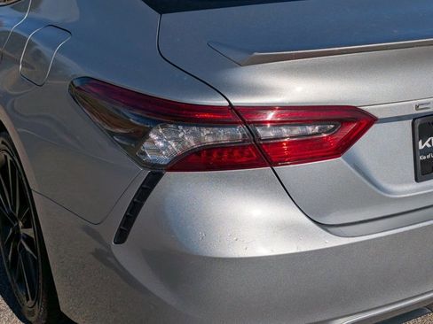 Used 2021 Toyota Camry XSE image 8