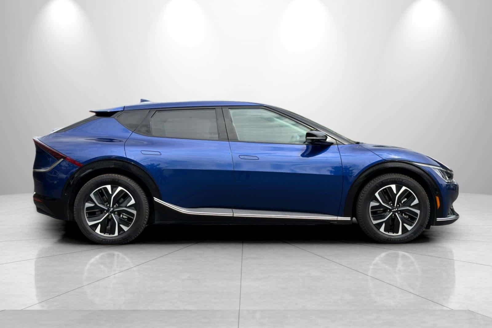 Used 2022 Kia EV6 Wind w/ Wind Technology Package AWD/4WD image 8