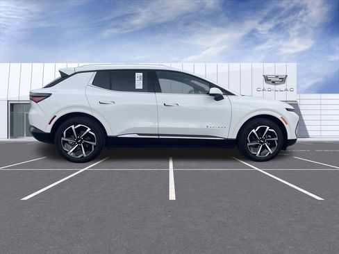 Used 2025 Chevrolet Equinox EV LT image 9