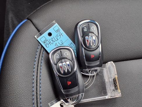 New 2026 Buick Envista Sport Touring image 12