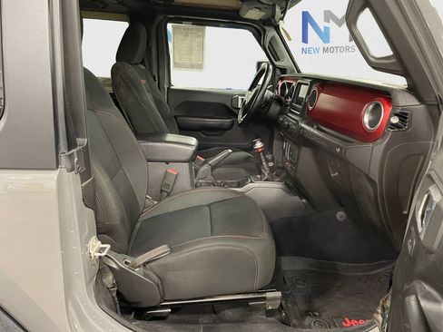 Used 2018 Jeep Wrangler Rubicon AWD/4WD image 15