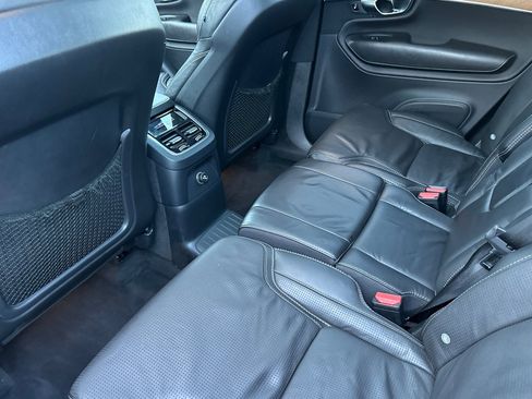 Used 2017 Volvo XC90 T8 Inscription w/ Vision Package image 4