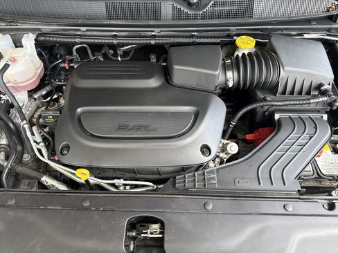 Used 2025 Chrysler Pacifica Select FWD image 23