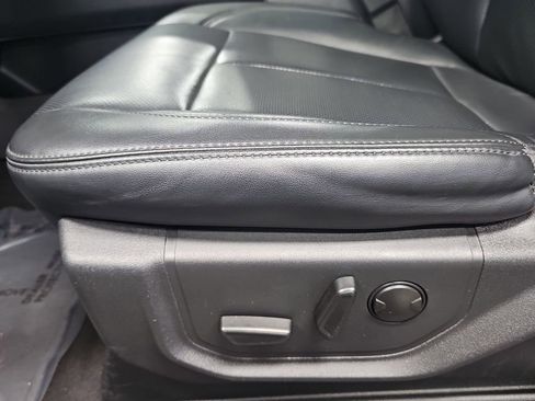 Used 2024 Ford Expedition Max XLT image 29