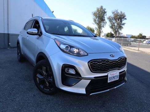 Used 2020 Kia Sportage S image 3
