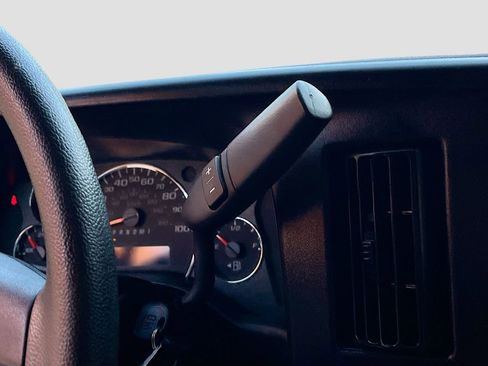 Used 2024 Chevrolet Express 2500 RWD image 16