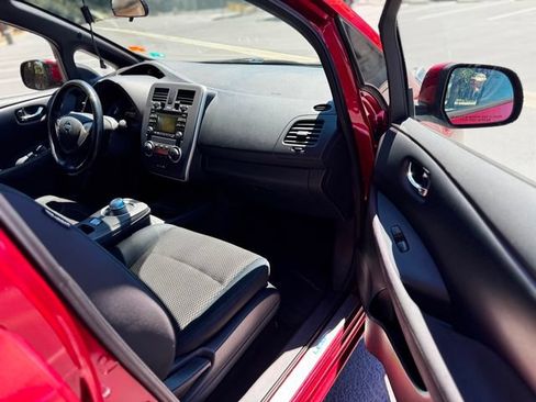 Used 2013 Nissan Leaf S w/ Charger Pkg FWD image 26