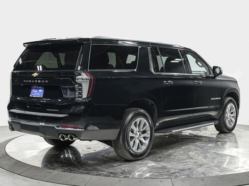 Used 2025 Chevrolet Suburban Premier image 7