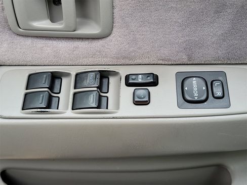 Used 2004 Toyota Tacoma PreRunner image 29