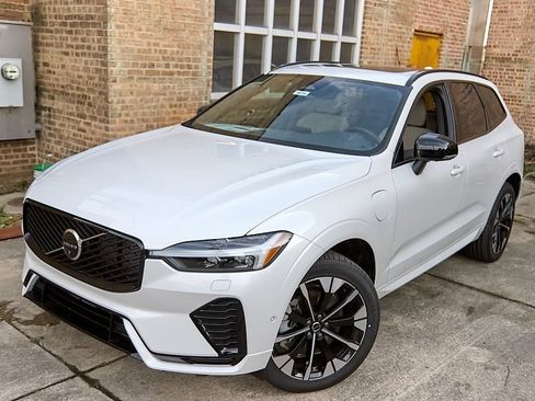 New 2026 Volvo XC60 T8 Plus w/ Protection Package Premier image 3