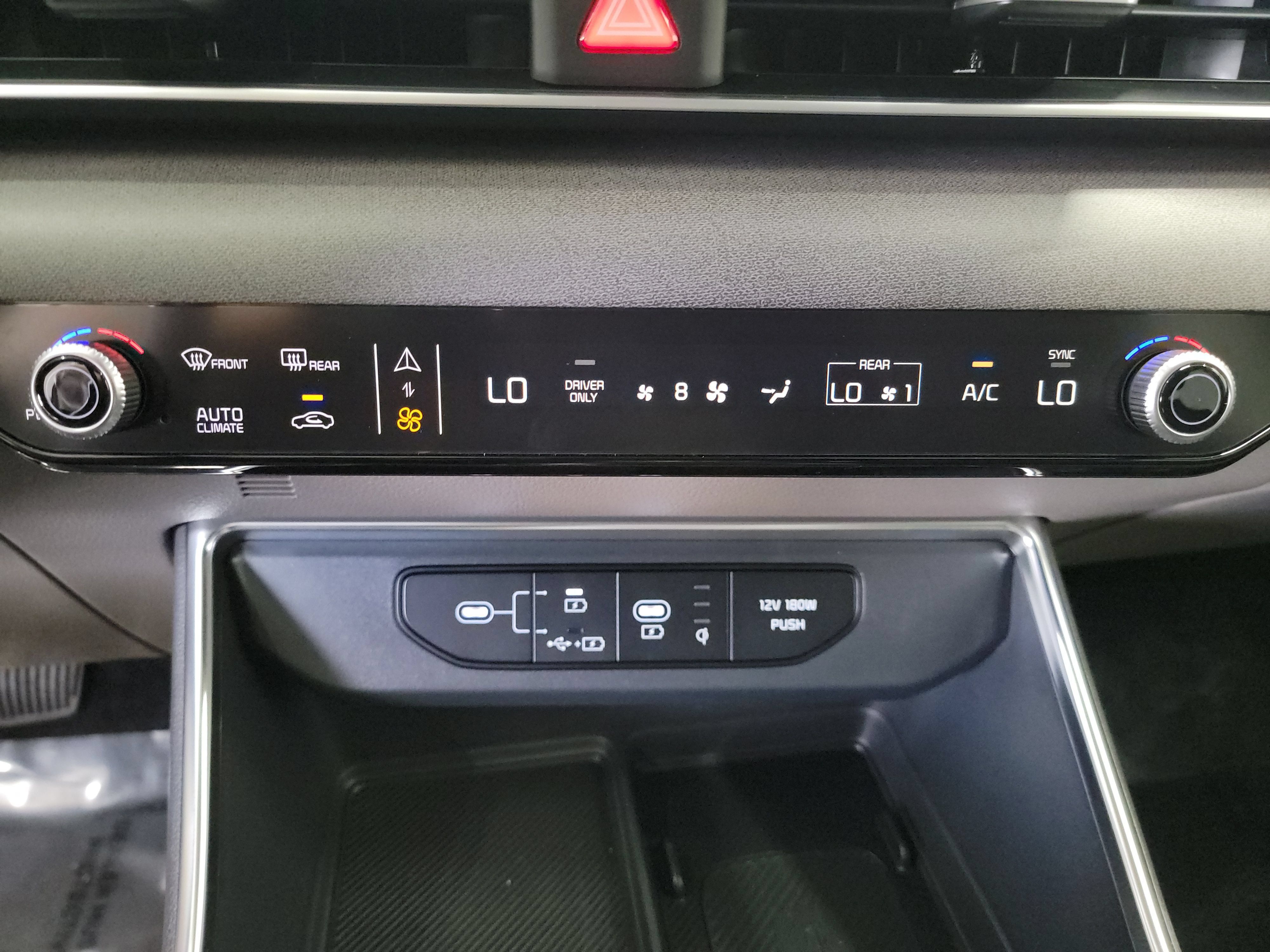 Used 2026 Kia Carnival EX FWD image 21