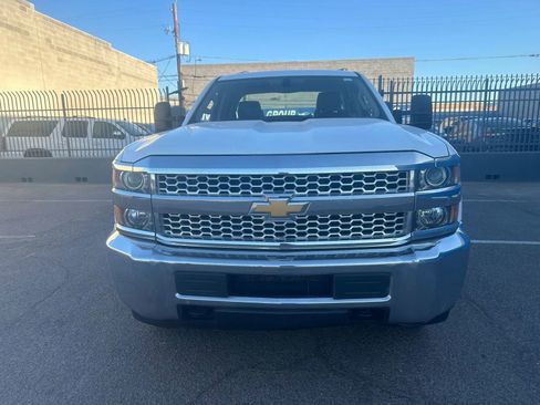 Used 2019 Chevrolet Silverado 2500 W/T RWD image 2