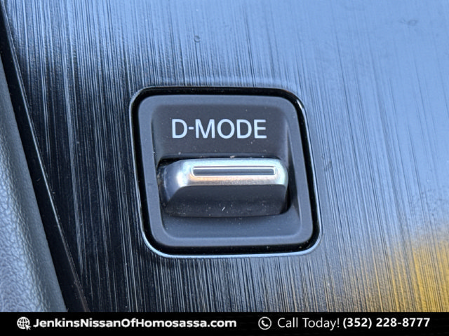 Certified 2021 Nissan Rogue Platinum FWD image 43
