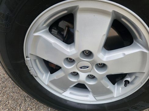 Used 2010 Ford Escape XLS FWD image 14