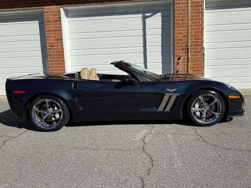Used 2013 Chevrolet Corvette Grand Sport w/ 3LT Preferred Equipment Group image 26