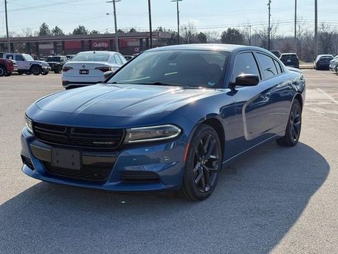 Used 2022 Dodge Charger SXT w/ Blacktop Package image 8