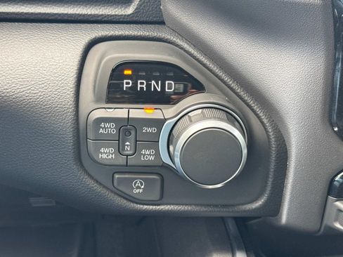 New 2026 RAM 1500 4x4 Crew Cab image 27