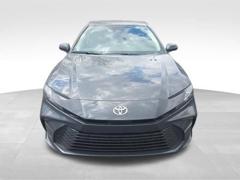 Used 2025 Toyota Camry LE image 9