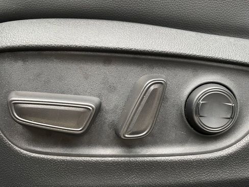 Used 2025 Toyota Highlander XSE image 22