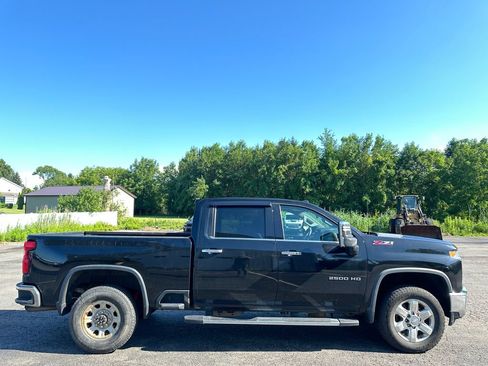 Used 2020 Chevrolet Silverado 2500 LTZ w/ LTZ Plus Package AWD/4WD image 12