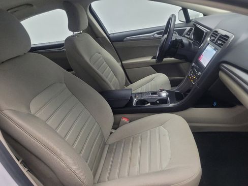 Used 2019 Ford Fusion SE image 21
